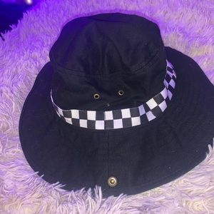bucket hat